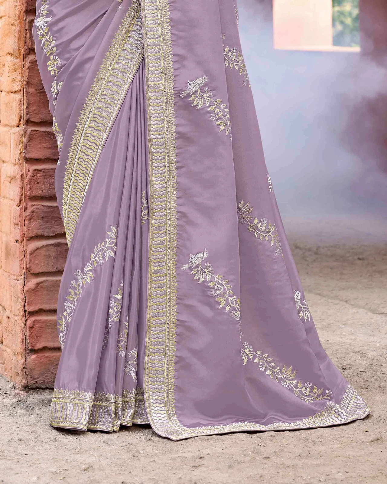 Laxmipati sarees Embroidered Bollywood Silk Blend Saree (Purple)