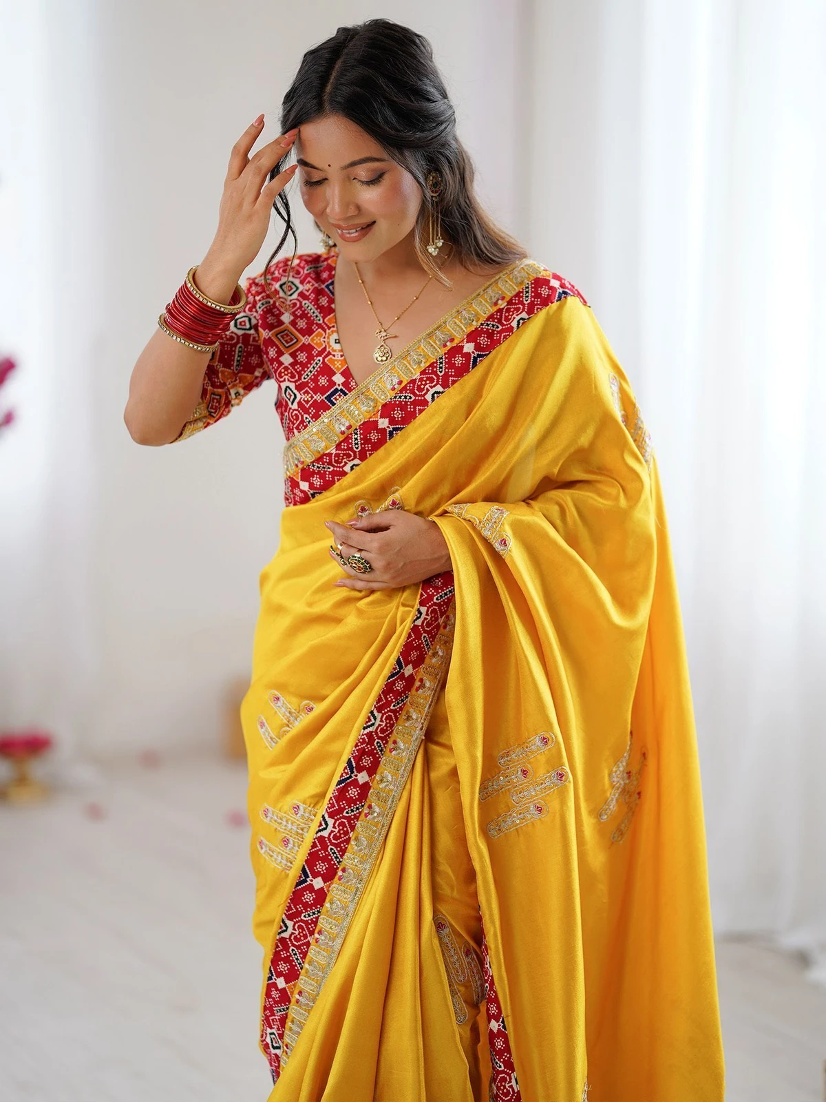 Tasrika Woven Bollywood Silk Blend Saree (Yellow)