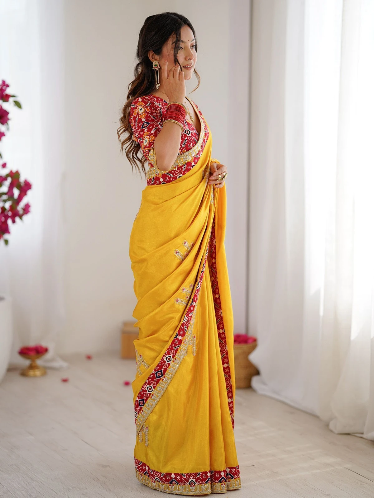 Tasrika Woven Bollywood Silk Blend Saree (Yellow)