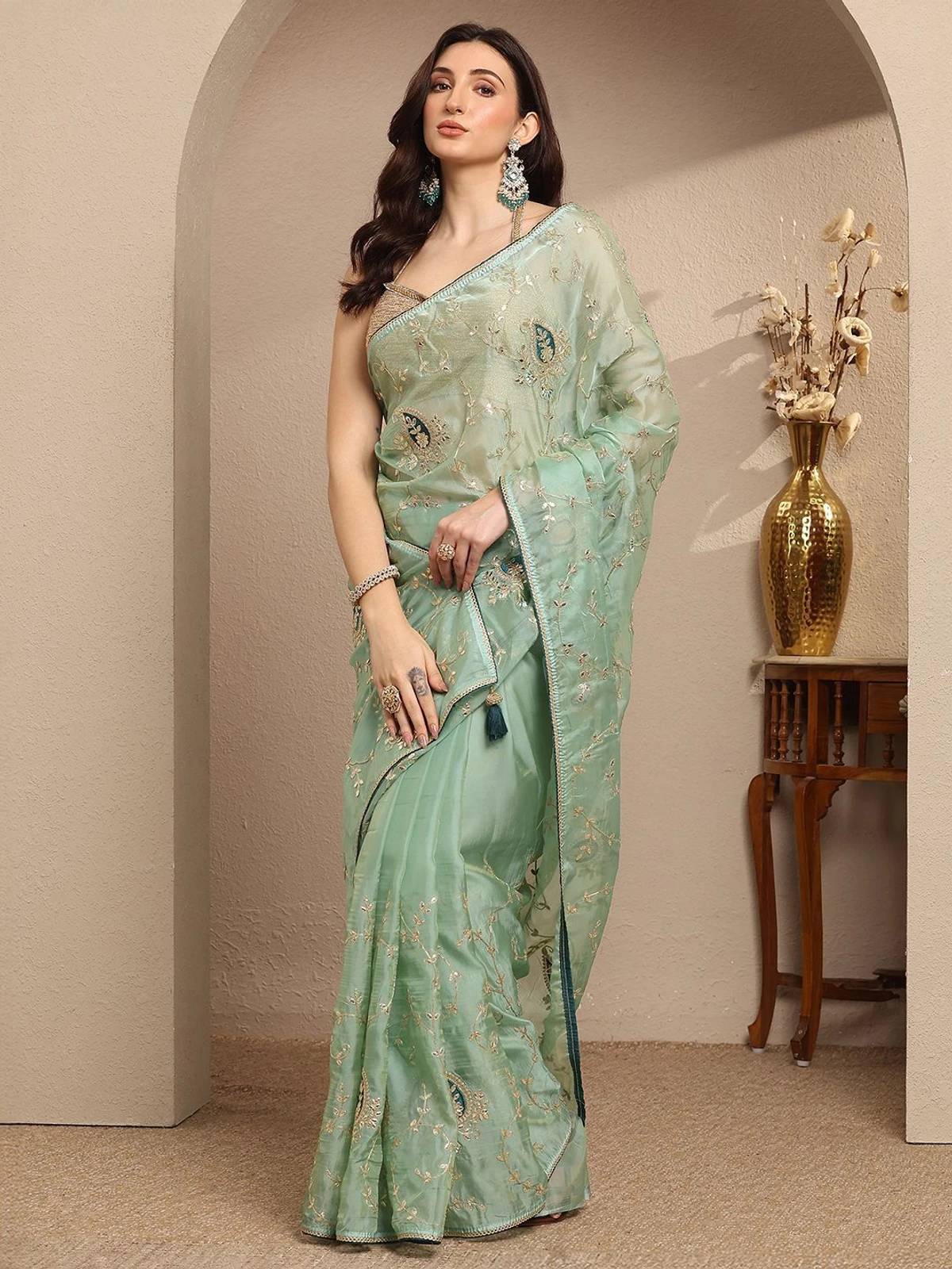 LIBAS Embroidered Daily Wear Silk Blend Saree (Green)