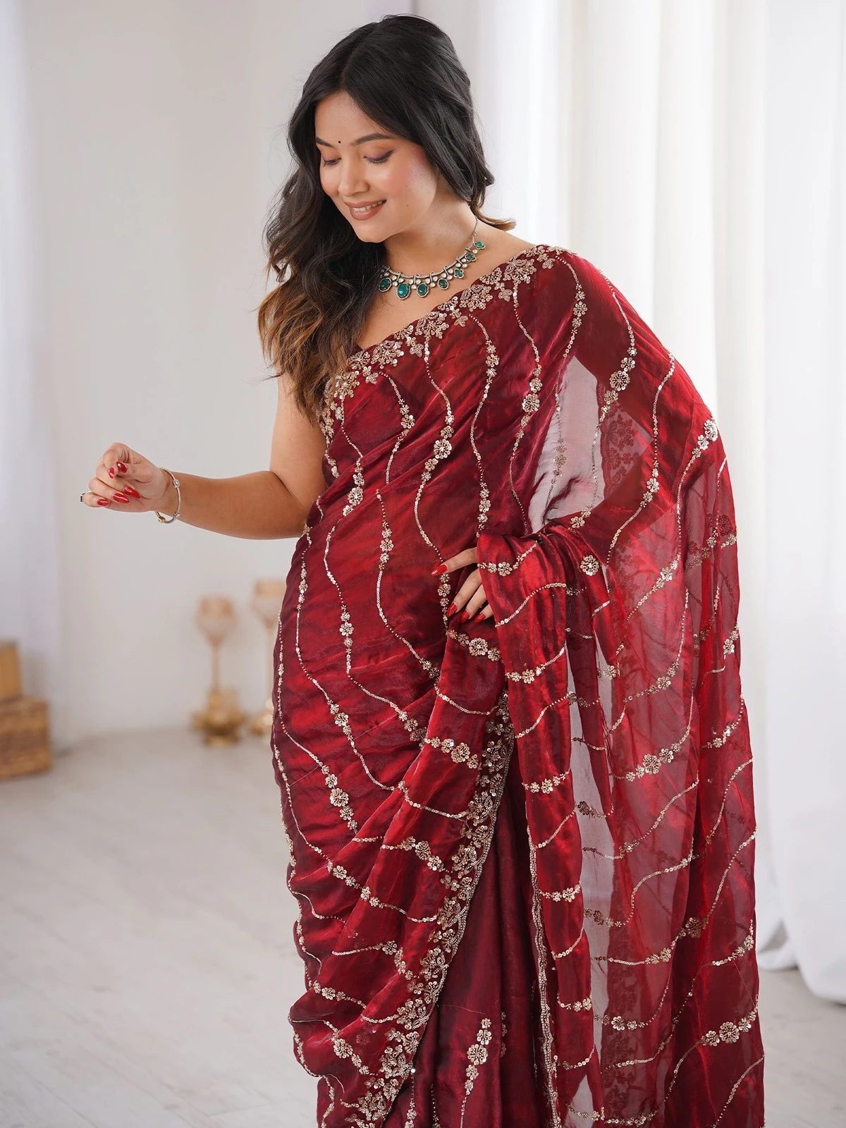 Sareemall Embellished Bollywood Satin Saree (Maroon)