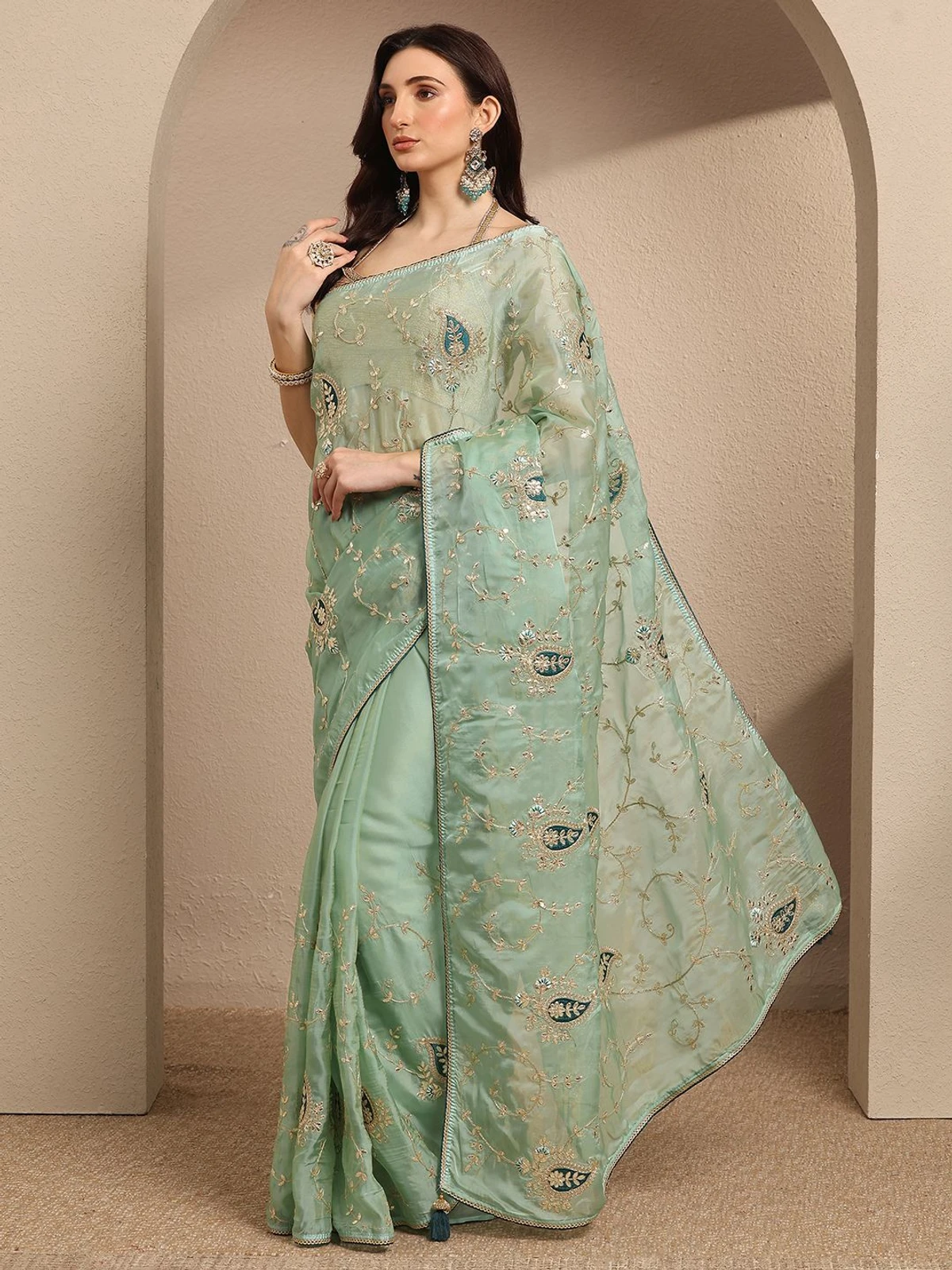 LIBAS Embroidered Daily Wear Silk Blend Saree (Green)