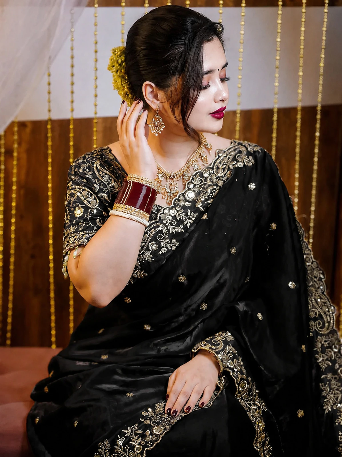 GRUHNAREE Embroidered Bollywood Jimmy Jimmy Saree (Black)