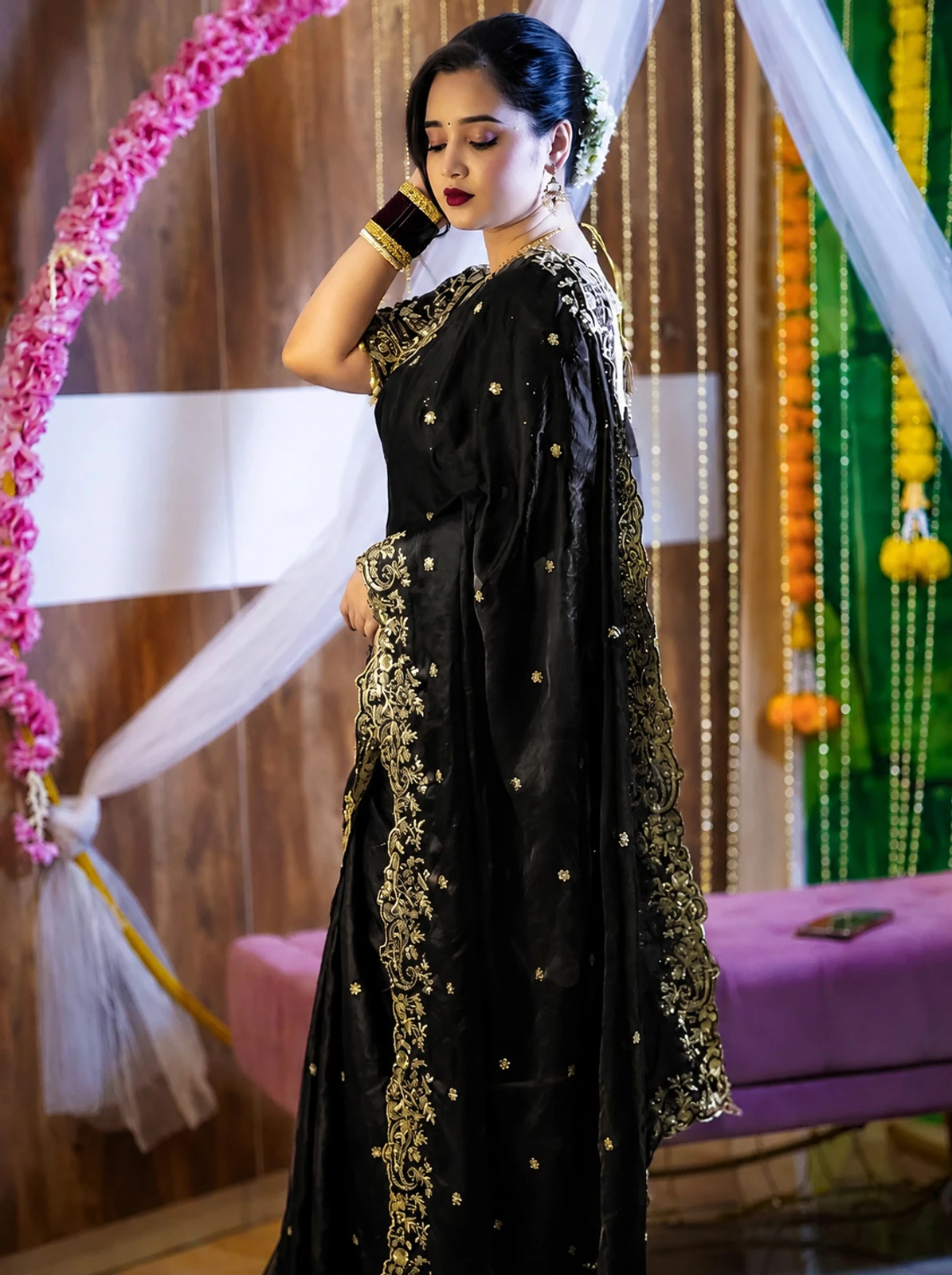 GRUHNAREE Embroidered Bollywood Jimmy Jimmy Saree (Black)